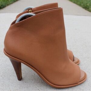 Vince Camuto Women's Finndaya High Heel Light Cognac Ankle Boot Sz 9
